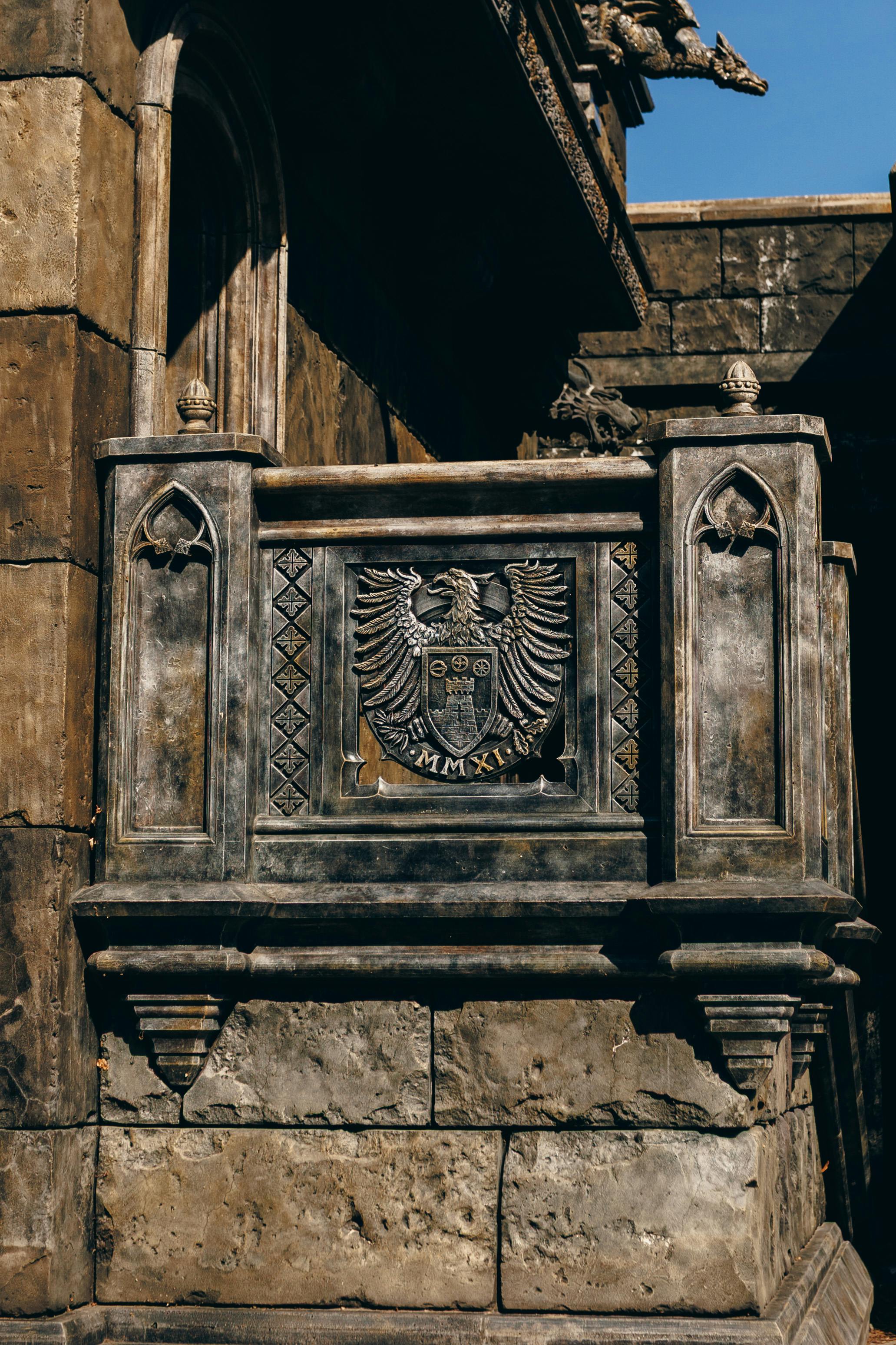 ฟรี ระเบียงหินสถาปัตยกรรมโกธิกแบบประวัติศาสตร์ คลังภาพถ่าย