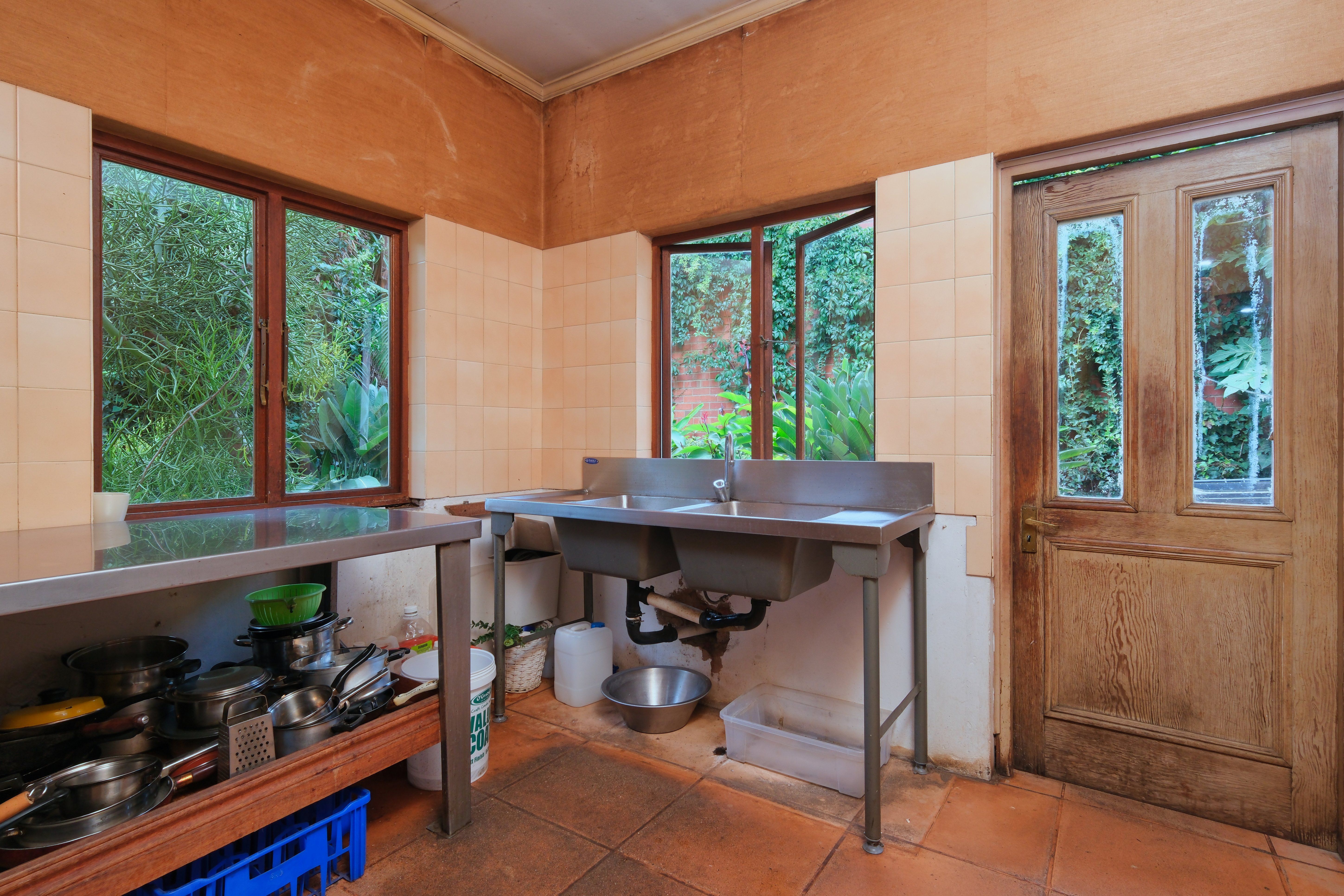 Pamela Anderson coastal garden kitchen and culinary lifestyle