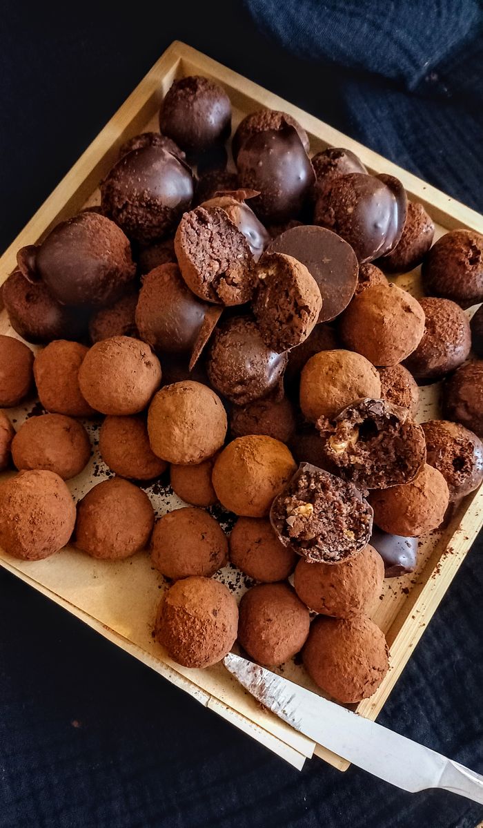 Trufas de chocolate numa caixa