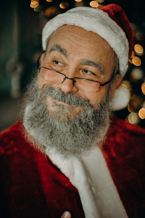 Homem Vestindo Fantasia De Papai Noel