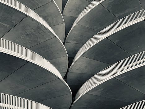 阿姆斯特丹当代螺旋建筑的抽象视图展现了现代几何设计