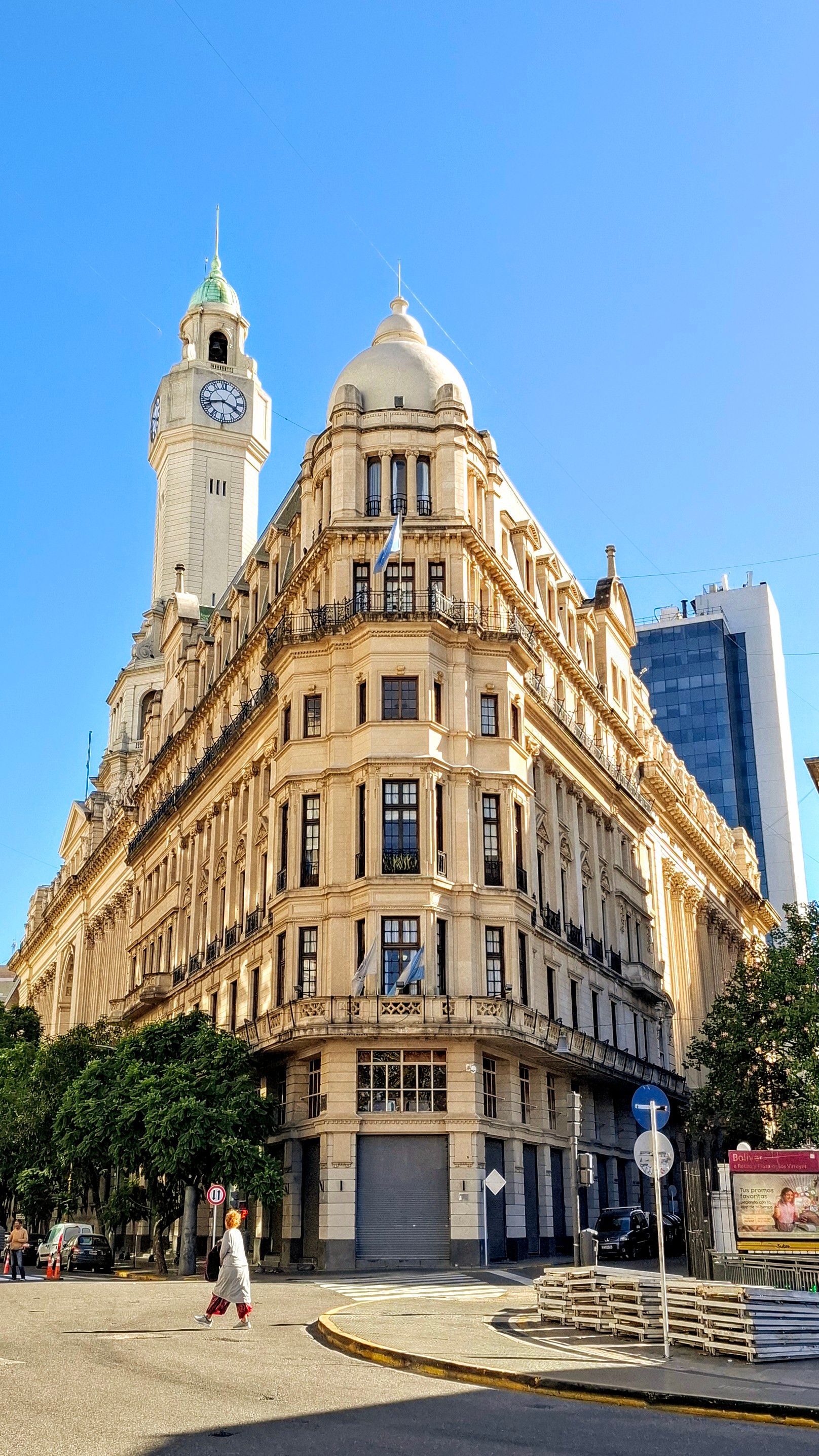 historic-colonial-architecture-in-buenos-aires-free-stock-photo