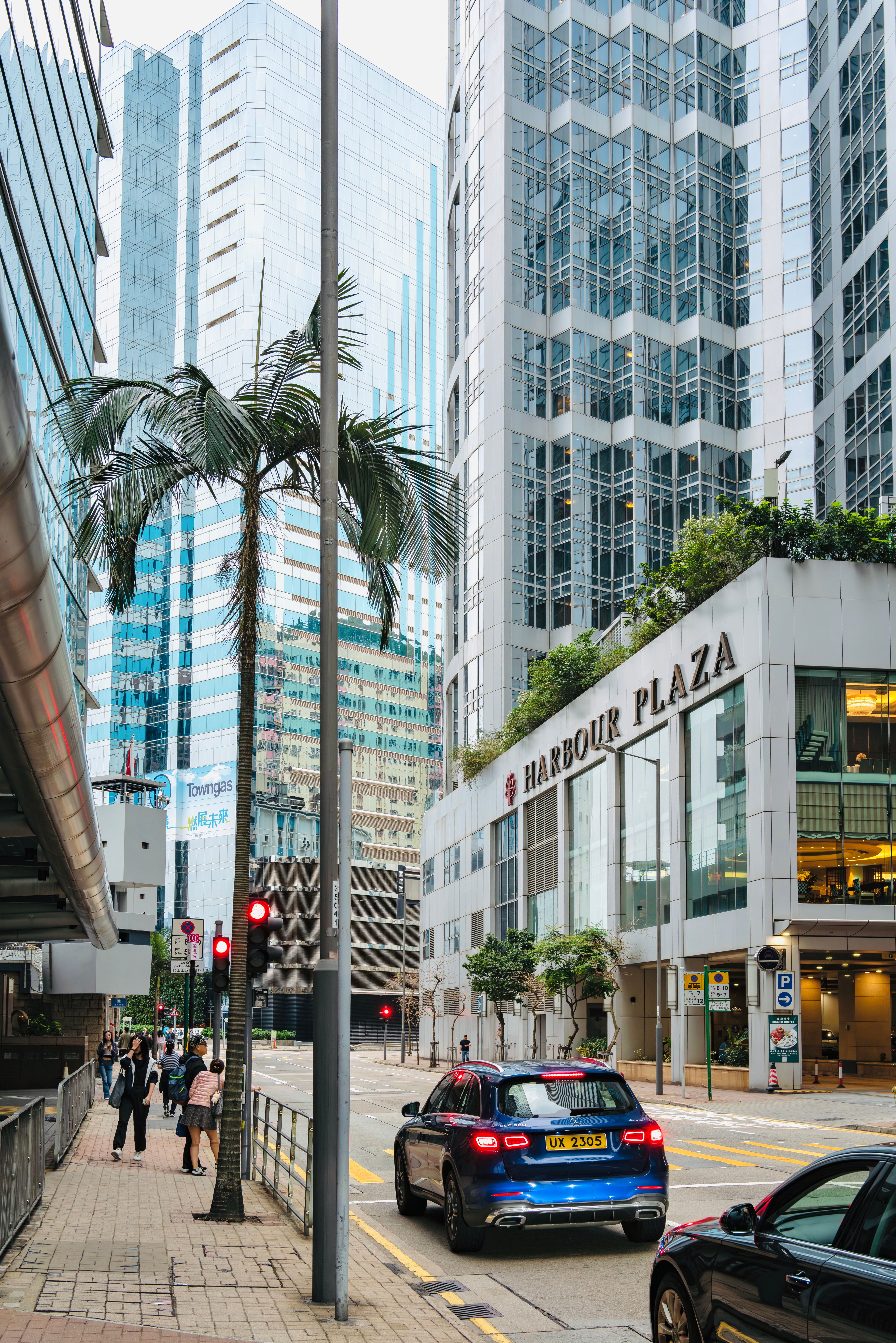 Modern Cityscape of Hong Kong with High-Rises · Free Stock Photo