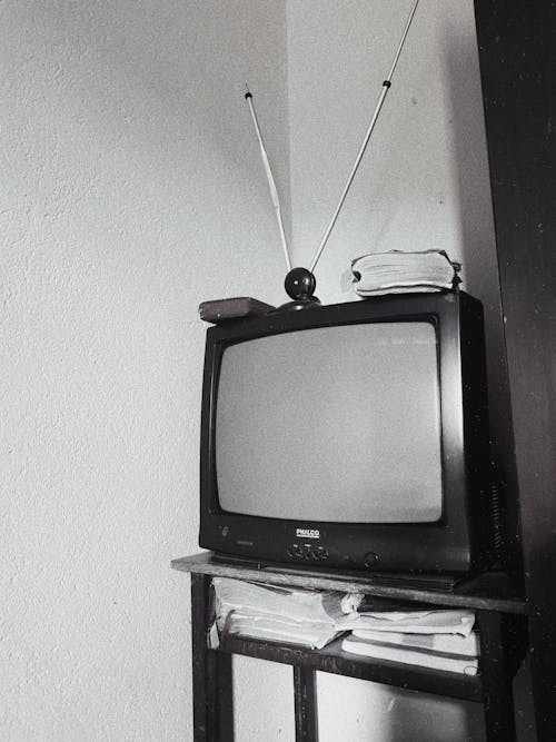 Foto Analógica De Televisión En Escala De Grises