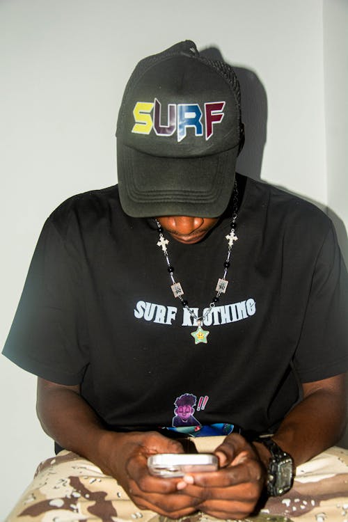 Vintage graphic tees and hoodies – the foundation of streetwear trend, effortlessly blending the past and present for an iconic look.