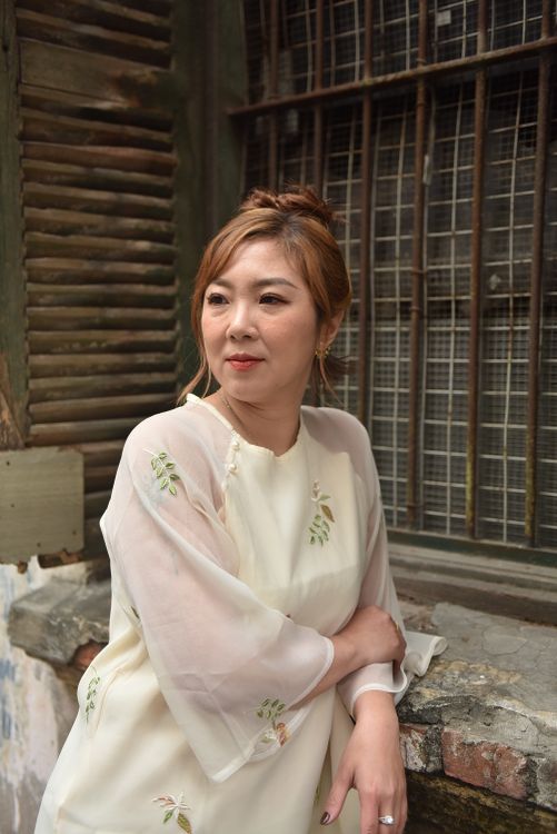 Rustic Woman Face Elegant Portrait of a Woman in Rustic Setting · Free Stock Photo