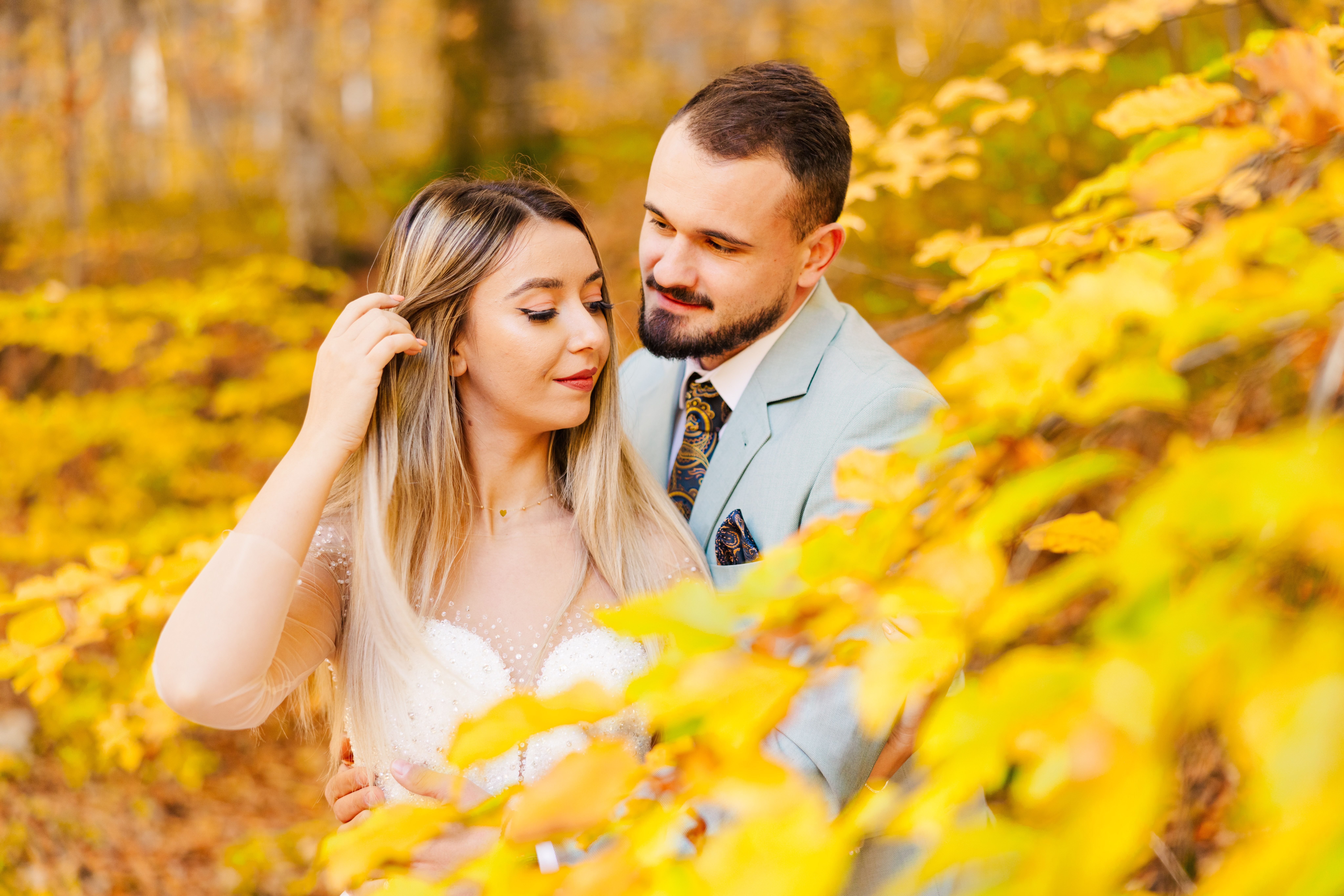 Choosing Your Wedding Colors: Dresses, Flowers, and More