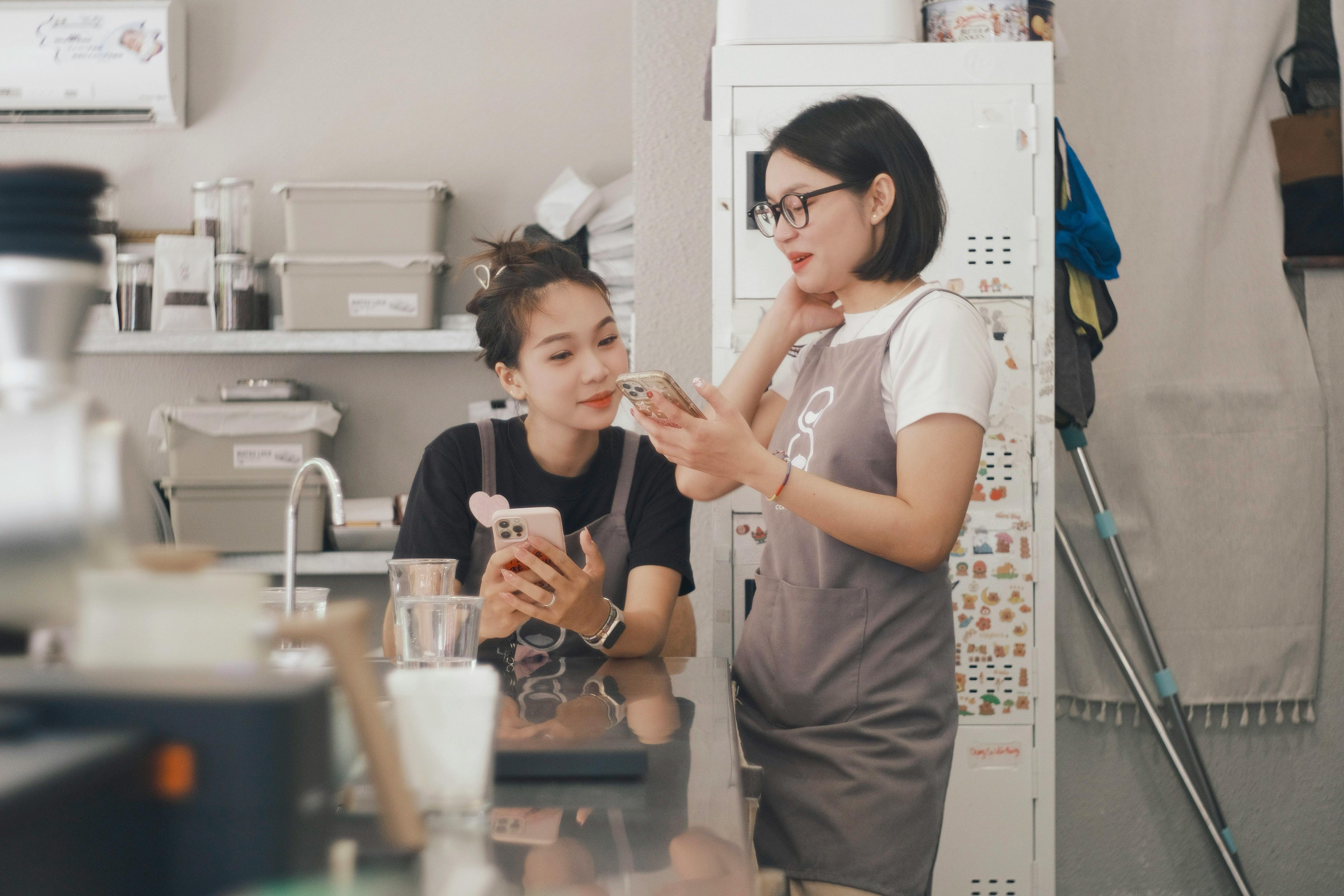 6 AI Side Hustle Businesses Anyone Can Start — Photo by 🇻🇳🇻🇳 Việt Anh Nguyễn 🇻🇳🇻🇳 on Pexels