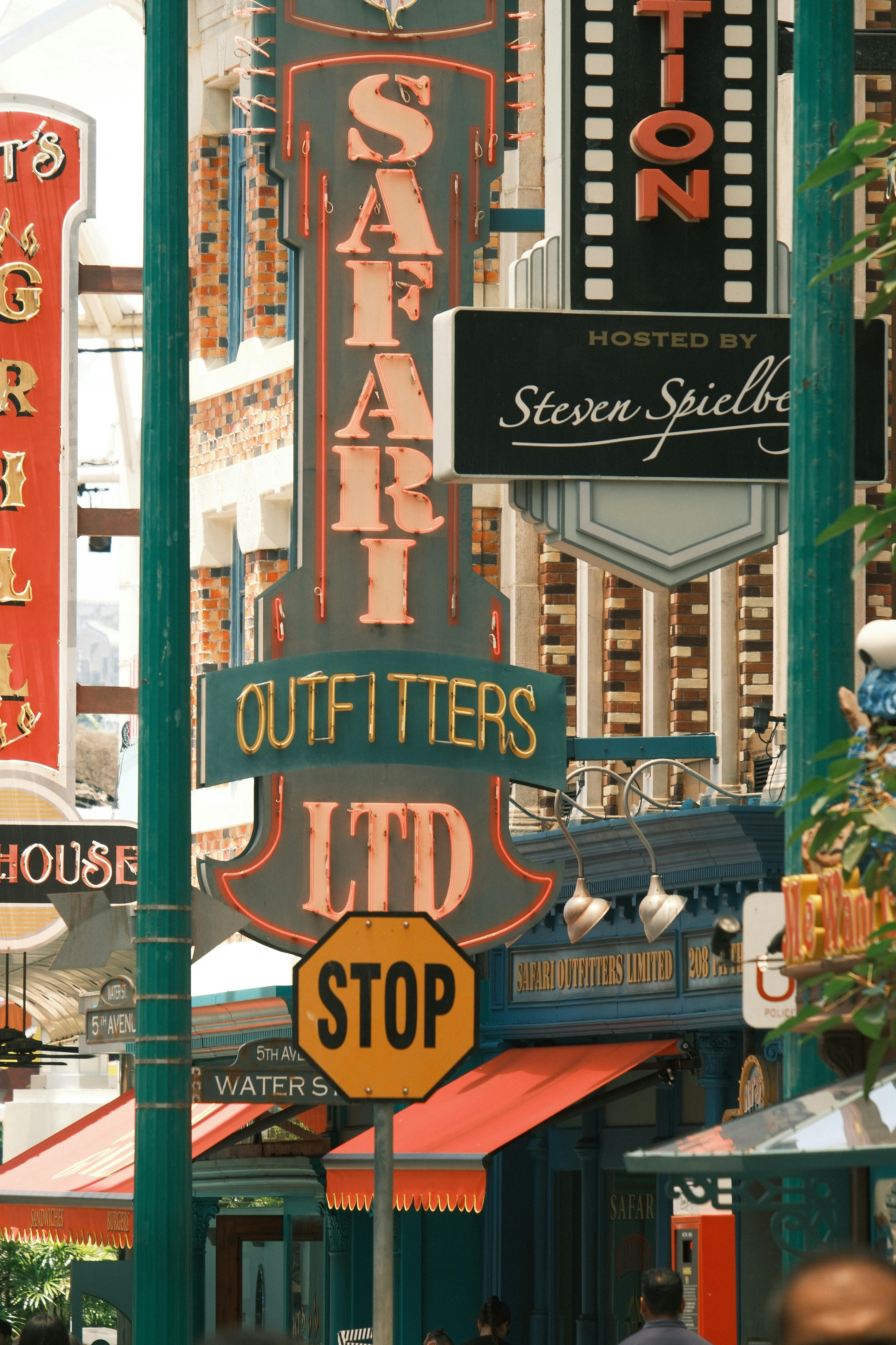 库布里克与斯皮尔伯格的科幻梦魇：一个导演的怪癖如何影响电影制作