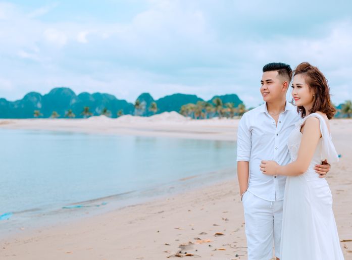 Online dating: starting a conversation on a niche platform