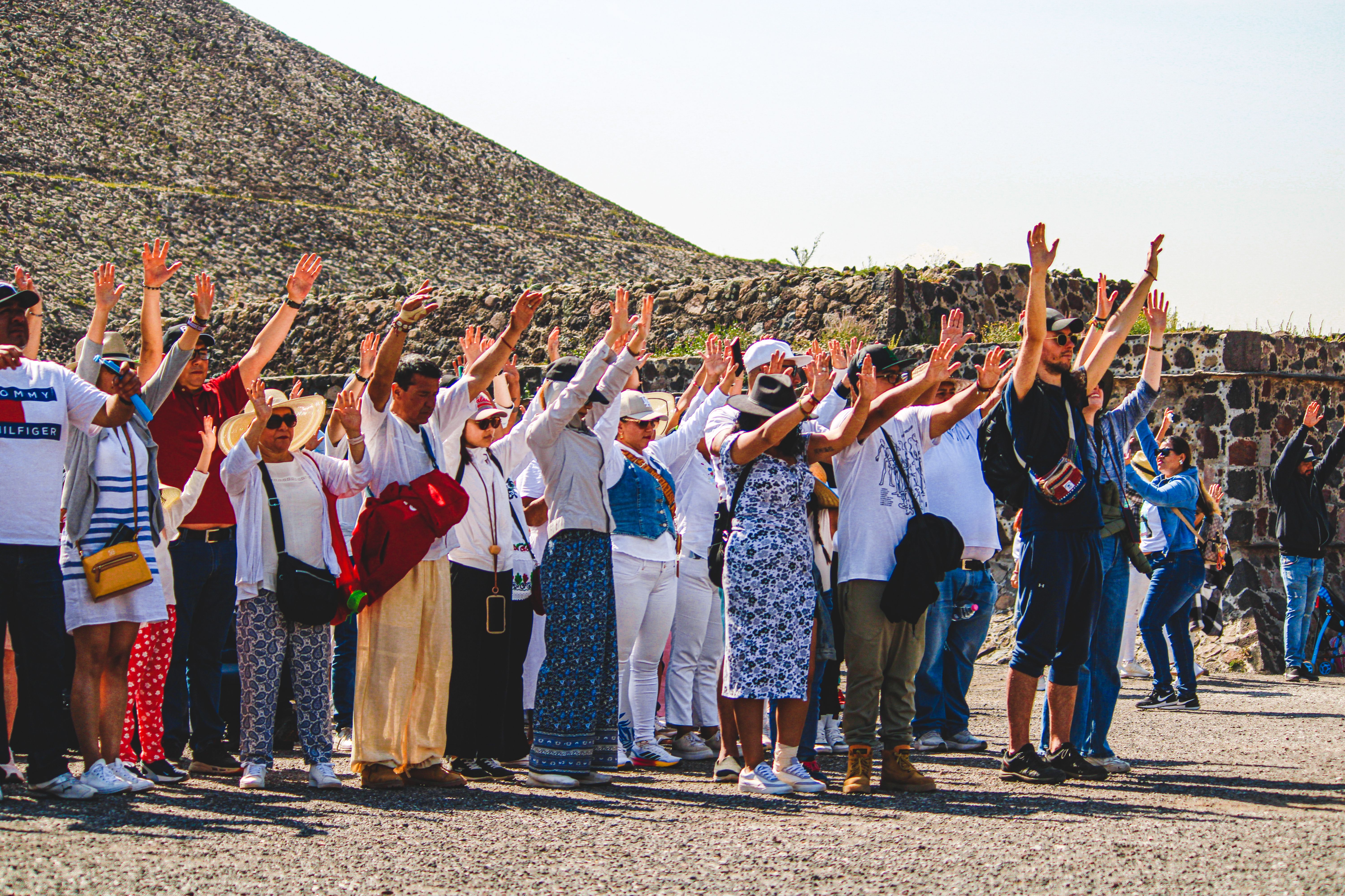 Tourists enjoying a cultural activity at the Teotihuacán pyramids.