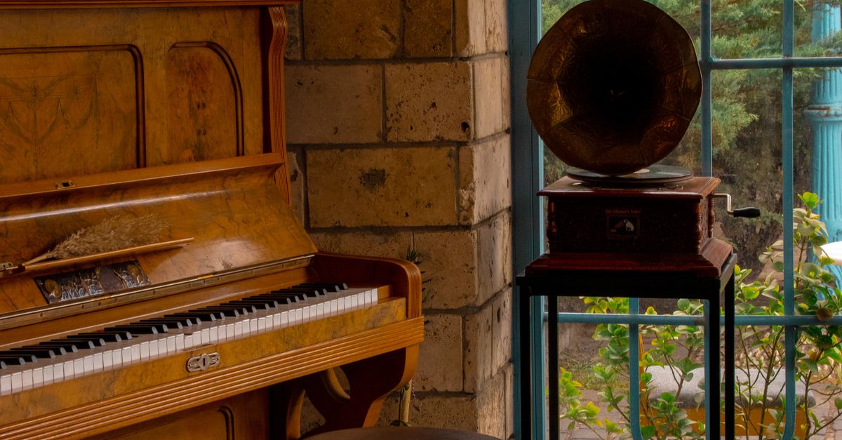 Los 10 instrumentos musicales más antiguos y su evolución a través del tiempo Los 10 instrumentos musicales más antiguos y su evolución a través del tiempo