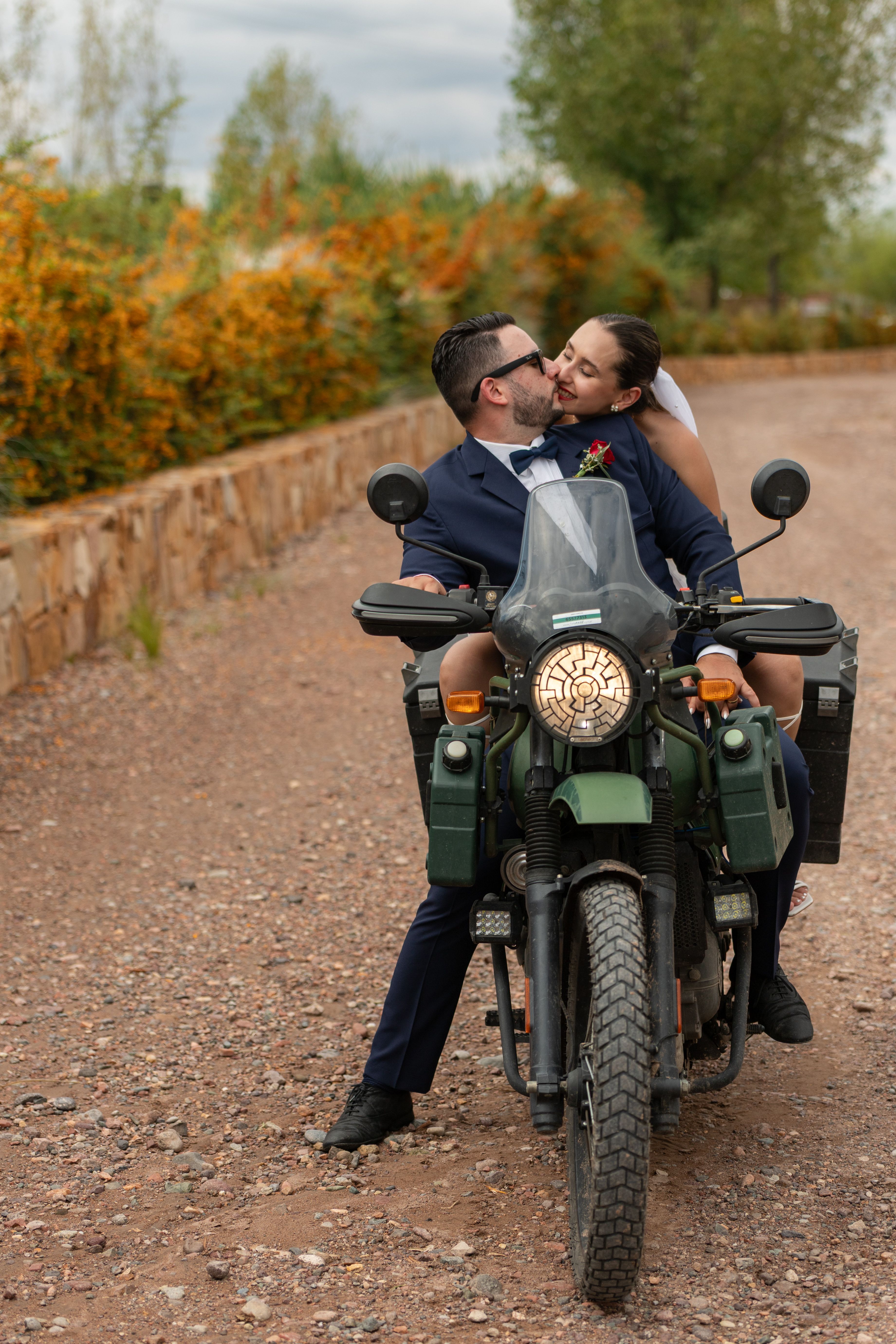 Romantic Couple on Motorcycle in Mendoza · Free Stock Photo