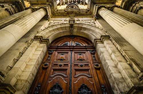 Free Low Angle View of Cathedral Stock Photo