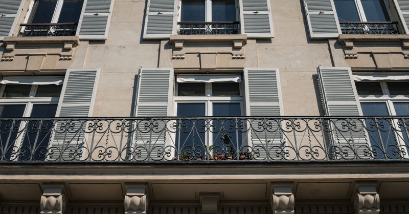 Comprendre la copropriété avant d’acheter : syndic, charges, AG — le guide en 12 questions