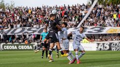 Imagen ilustrativa de la nota sobre Colón venció 2-0 a Miramar Misiones en la Serie Río de la Plata en deportes