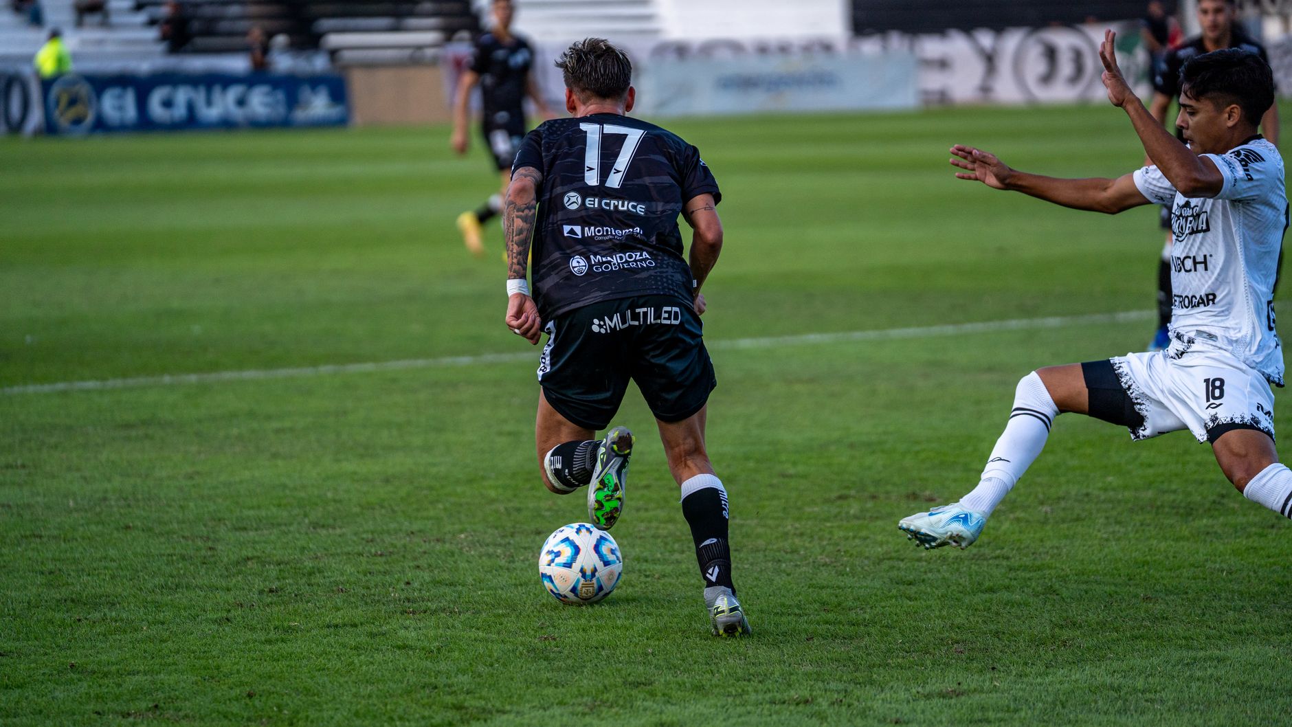 Santa Cruz celebra vitória crucial sobre Brusque e se aproxima do G-8 da Série C