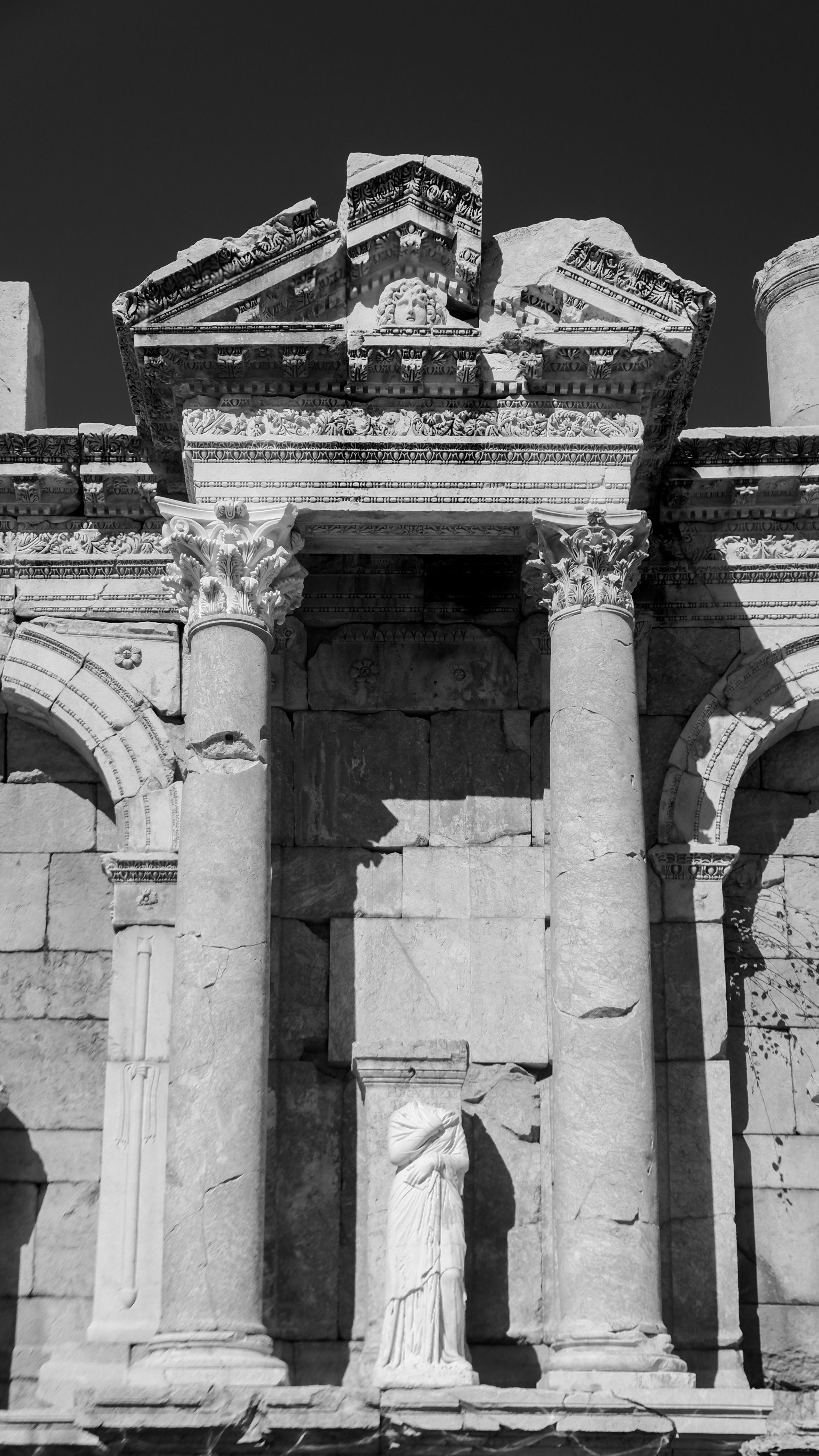 Ancient Roman Ruins with Corinthian Columns · Free Stock Photo