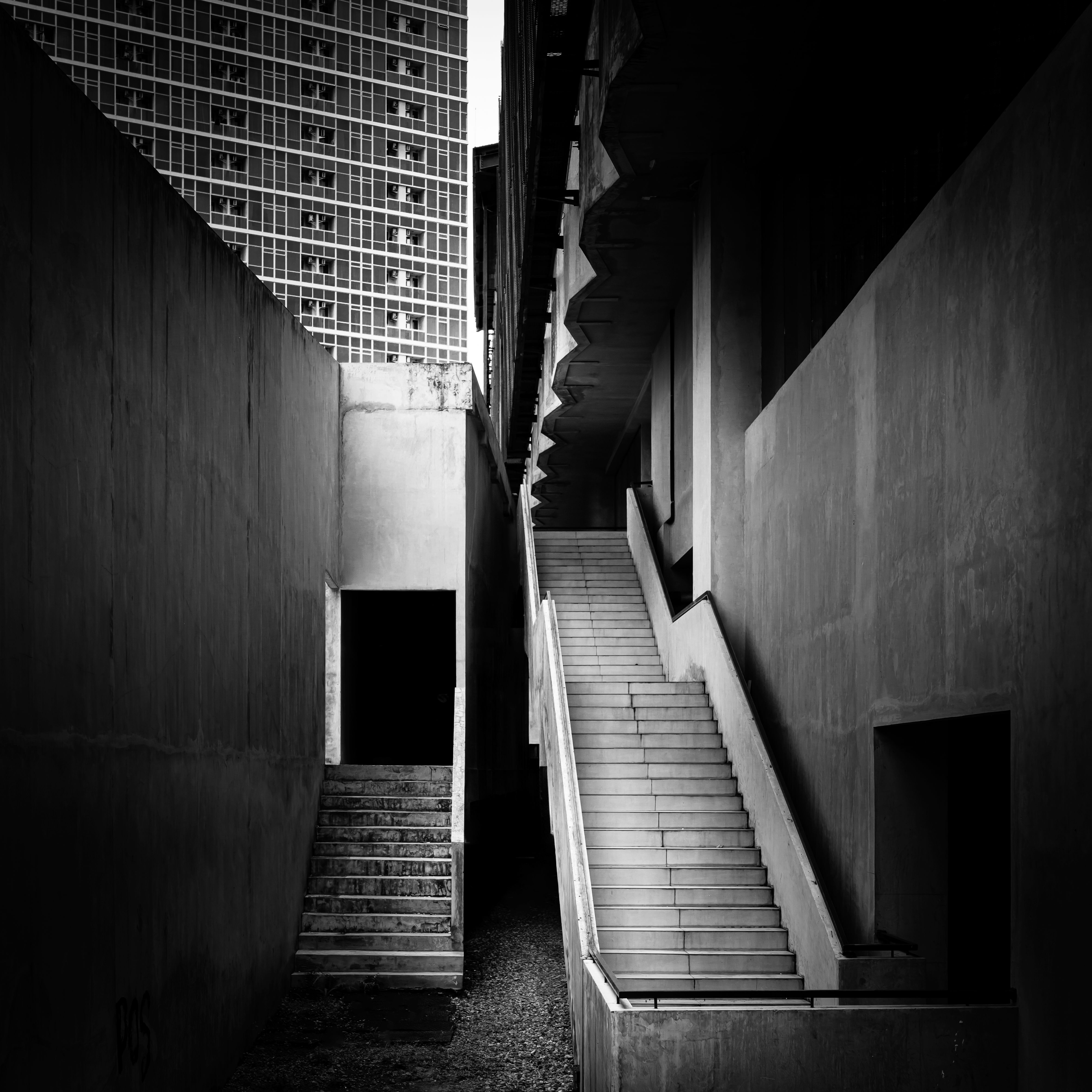 Dramatic Black and White Urban Architecture · Free Stock Photo