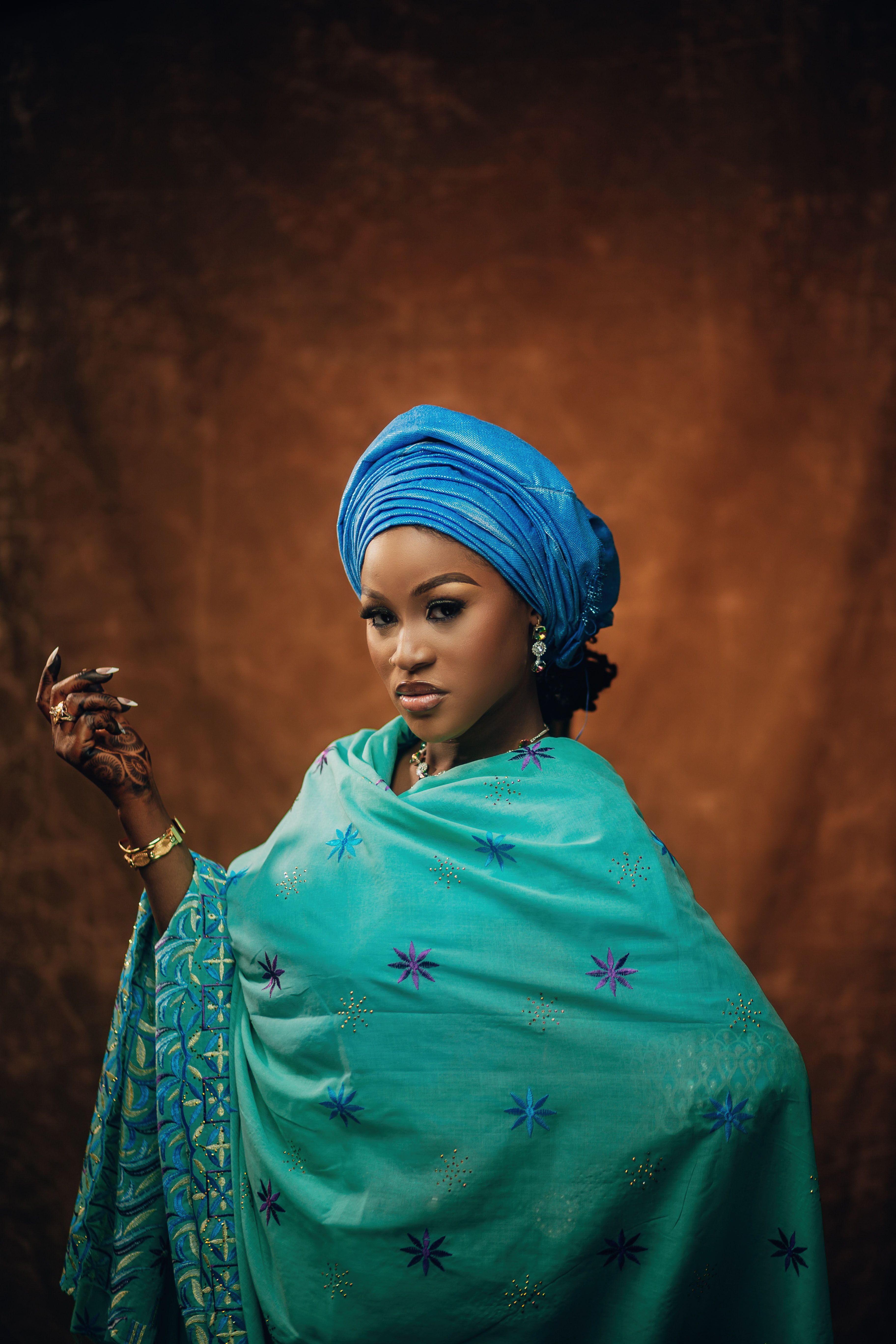 Elegant Woman in Traditional African Attire · Free Stock Photo