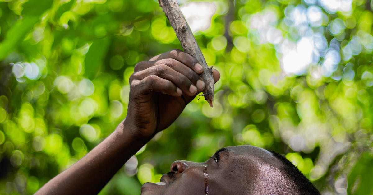 幽靈連署黑金案延燒!檢察官帶隊搜查國民黨板橋黨部並帶走主任