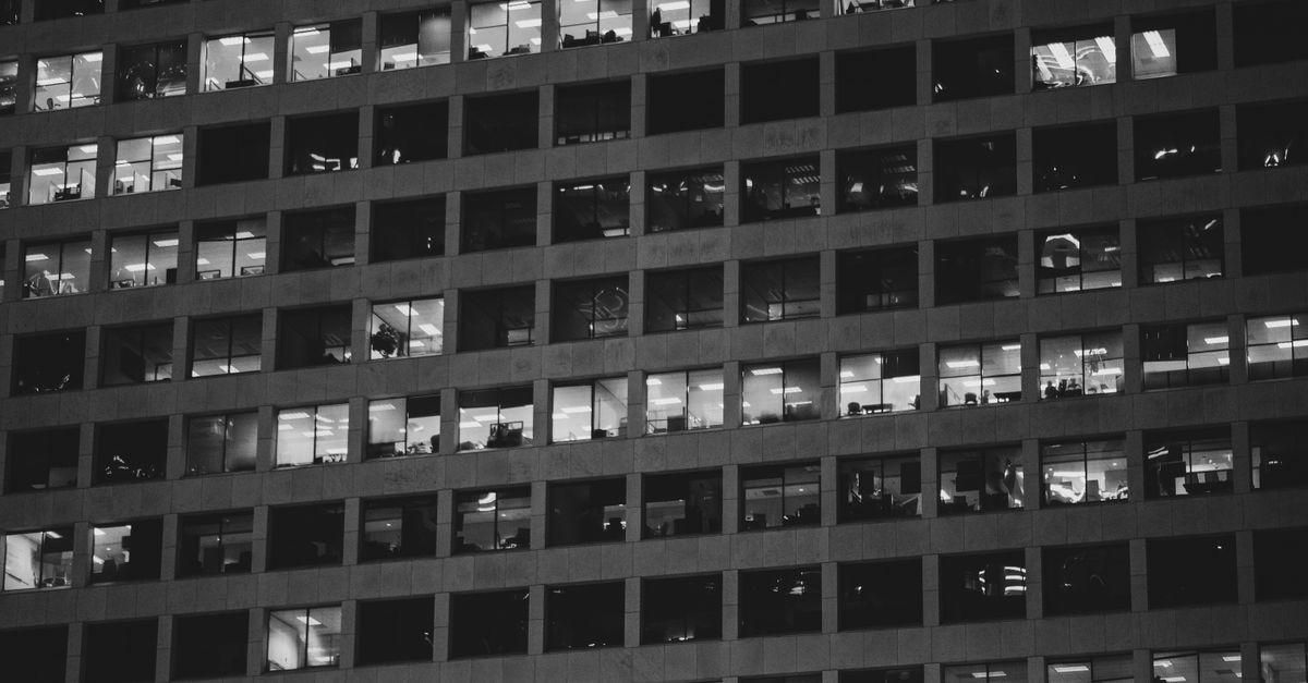 Corporate America's $4 Trillion Earnings Reality Check: How Banking Warnings Signal Broader Market Stress
