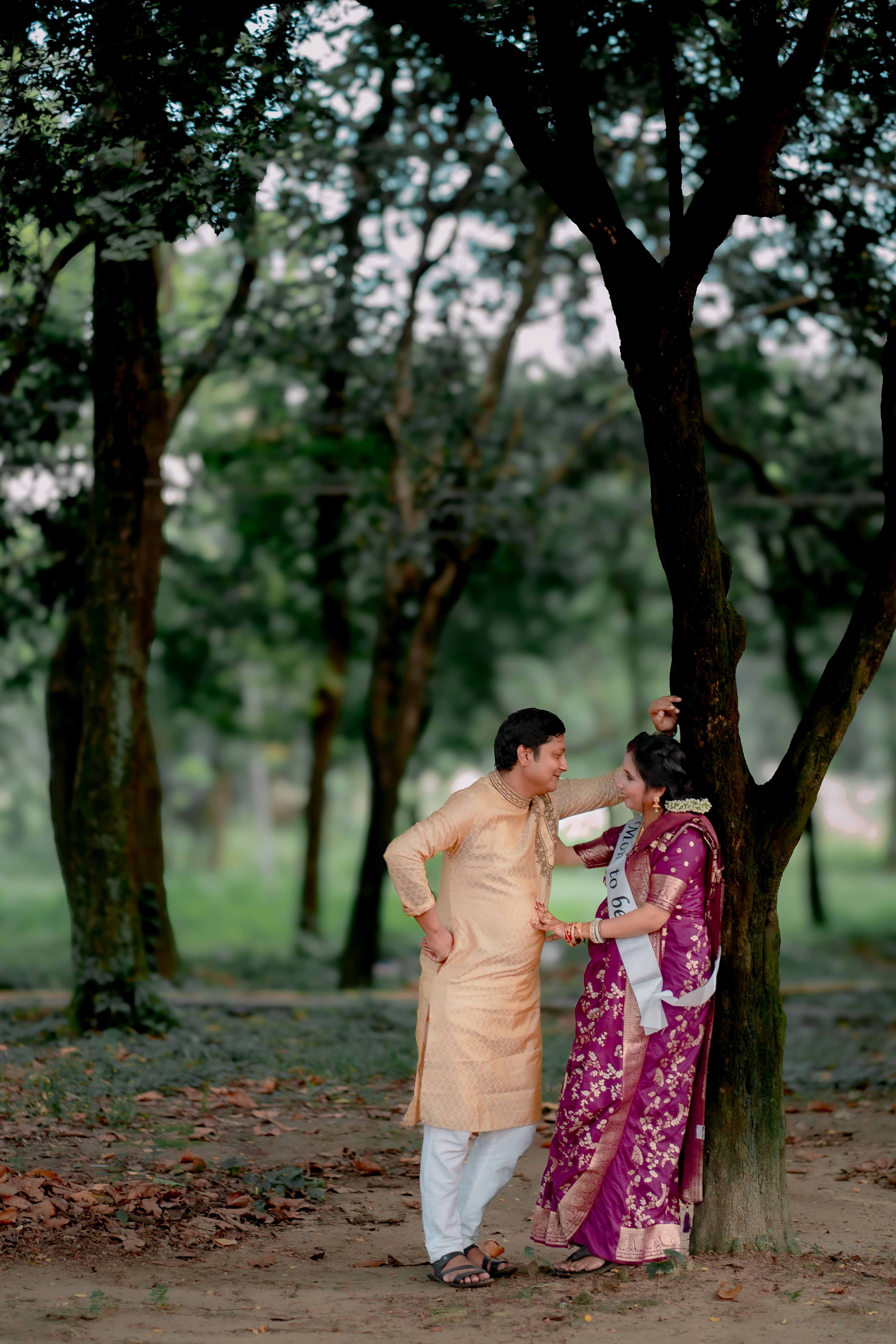Romantic Couple in Traditional Indian Attire · Free Stock Photo