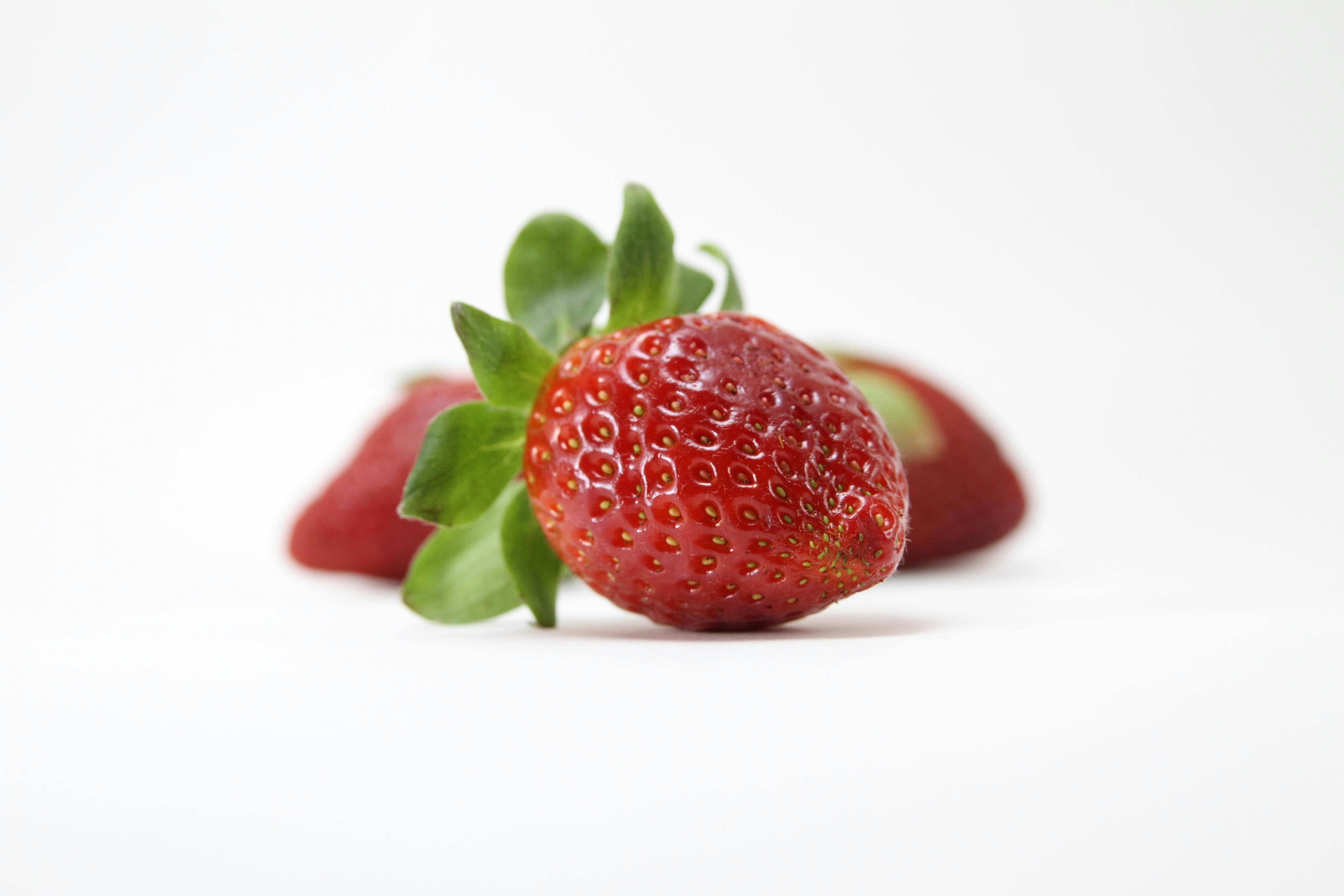 Kostenloses Foto zum Thema: erdbeere, erdbeeren, essen