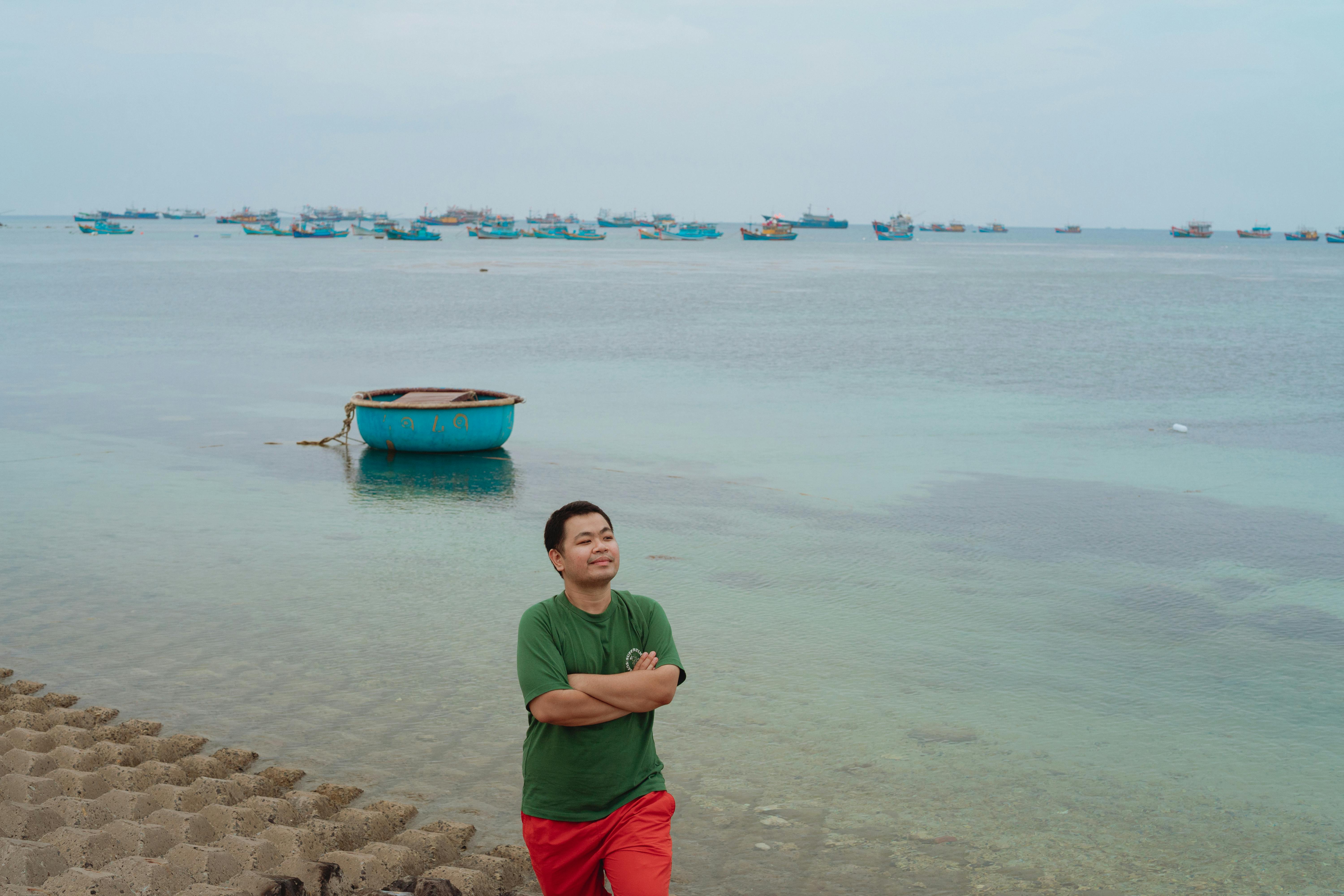 budget travel backpacker with map and local food