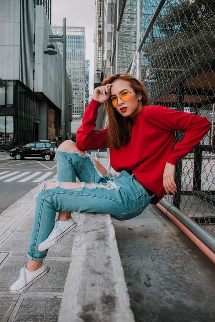 Felpa rossa contro tutto questo cemento, il contrasto che piace a me 😎
#lookdelgiorno #red #sweatshirt #jeans