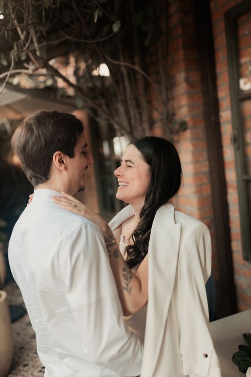 Free A loving couple shares a moment in a cozy indoor environment, exuding warmth and affection. Stock Photo