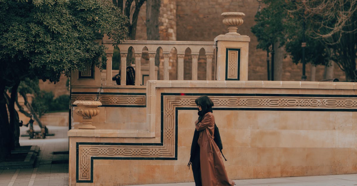 人間香奈兒換人做!《機智住院醫生生活》高允貞私服根本小香控,毛呢外套這樣穿超減齡