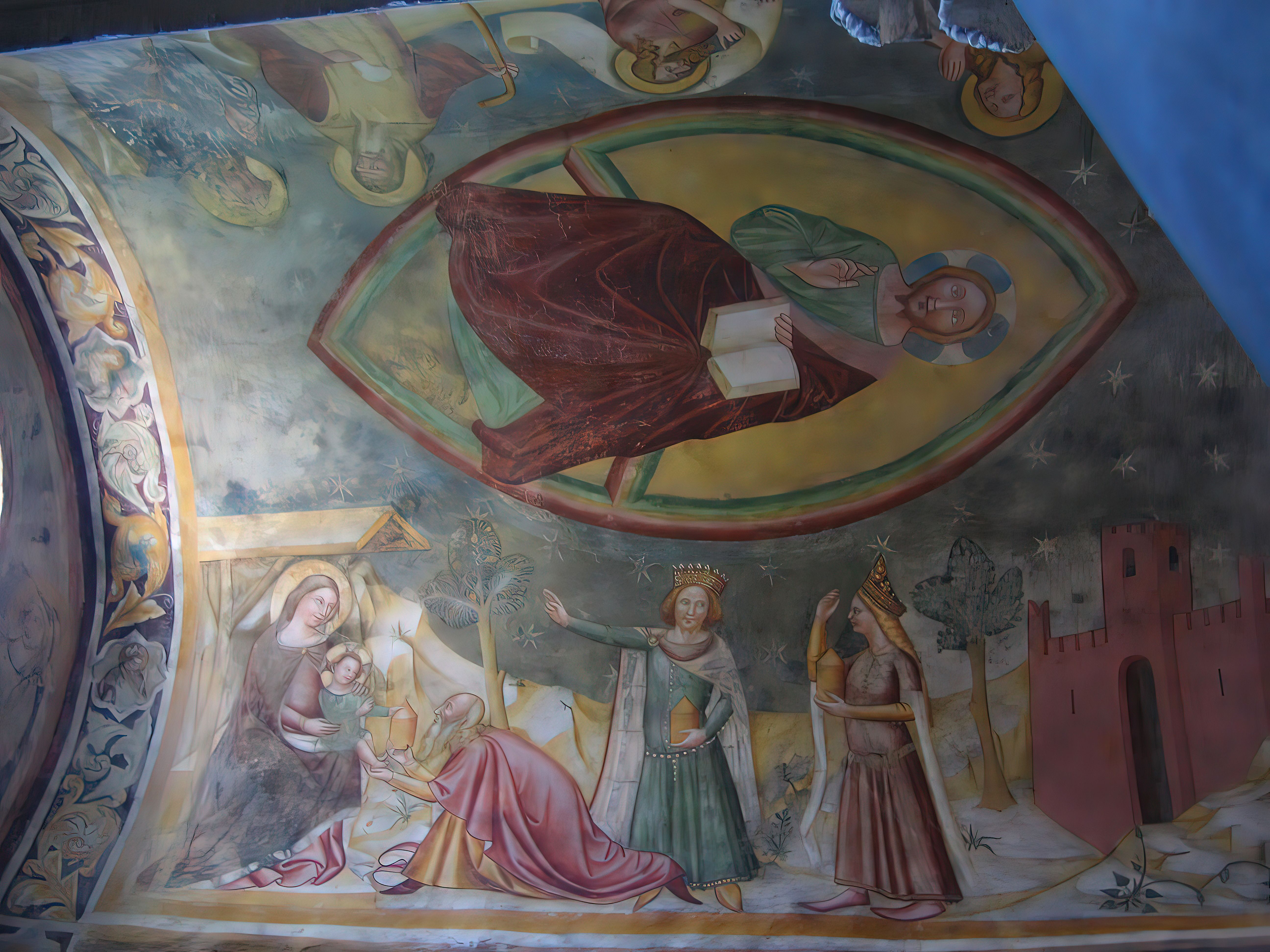 Gratis Affresco rinascimentale dettagliato che illustra una scena biblica con colori vivaci e autenticità storica. Foto a disposizione