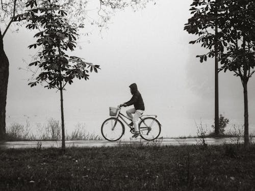 Tips to Stay Active Outdoors Despite the Autumn Cool Front