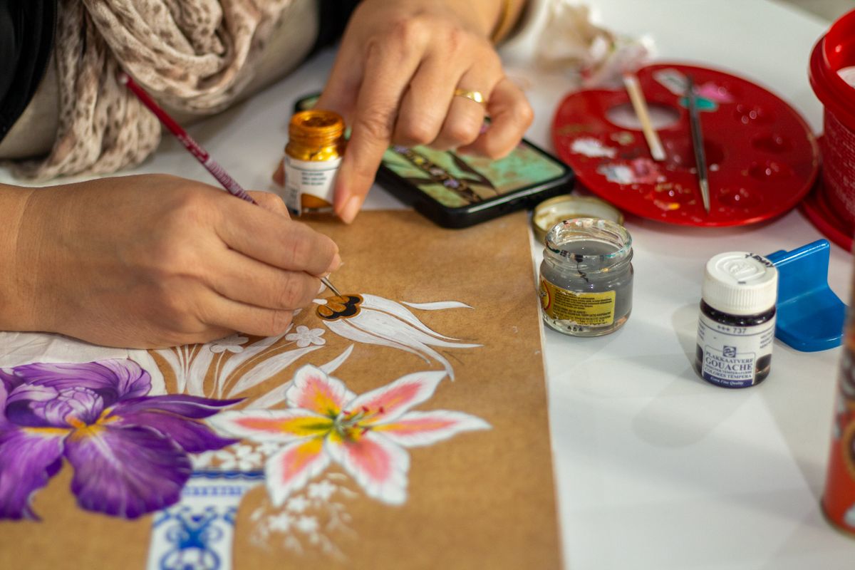 Handgemalte Blumenmuster per DIY: 3 kreative Ideen für Zuhause — Schritt-für-Schritt-Anleitung
