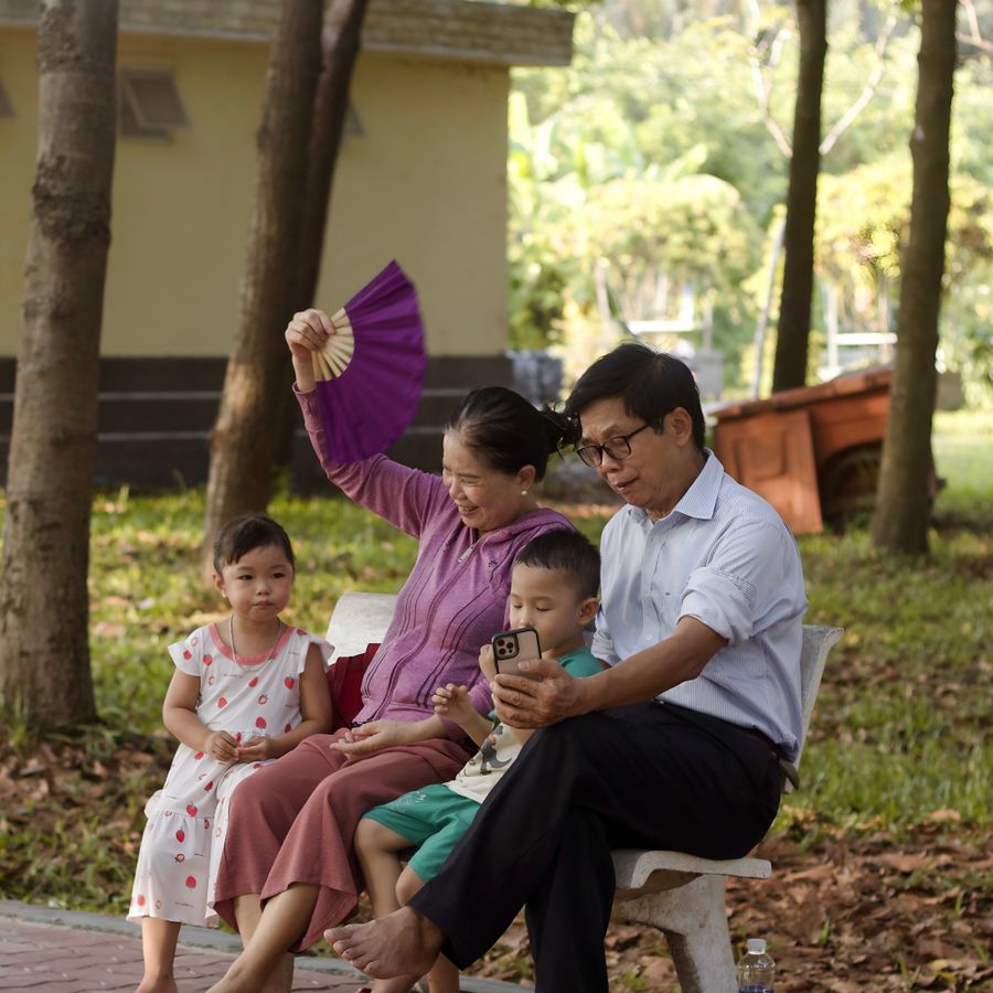Album Ba Thế Hệ góc 1