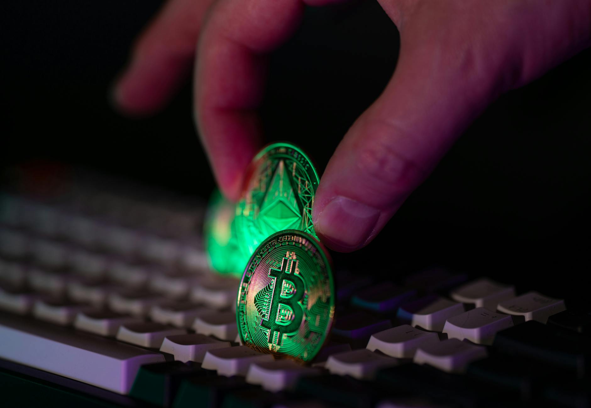 Institutional crypto adoption surges; Spot Bitcoin ETF impact drives digital asset investment and future returns. Institutional crypto adoption surges; Spot Bitcoin ETF impact drives digital asset investment and future returns.
