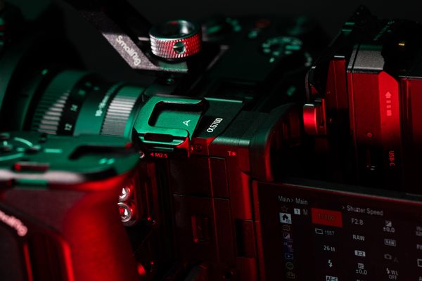 Professional Camera Rig with LCD Display in Studio · Free Stock Photo
