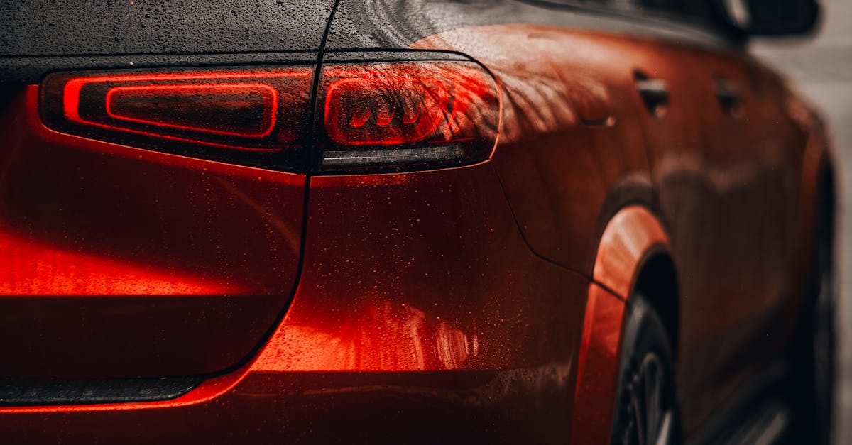 天候突變!IRONMAN Taiwan 澎湖國際鐵人三項賽游泳賽程縮減,選手們在賽道上摔車!