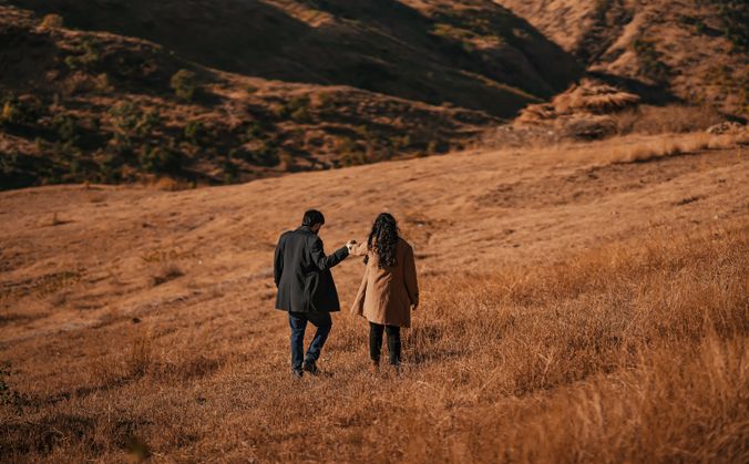 Online dating: starting a conversation on a niche platform