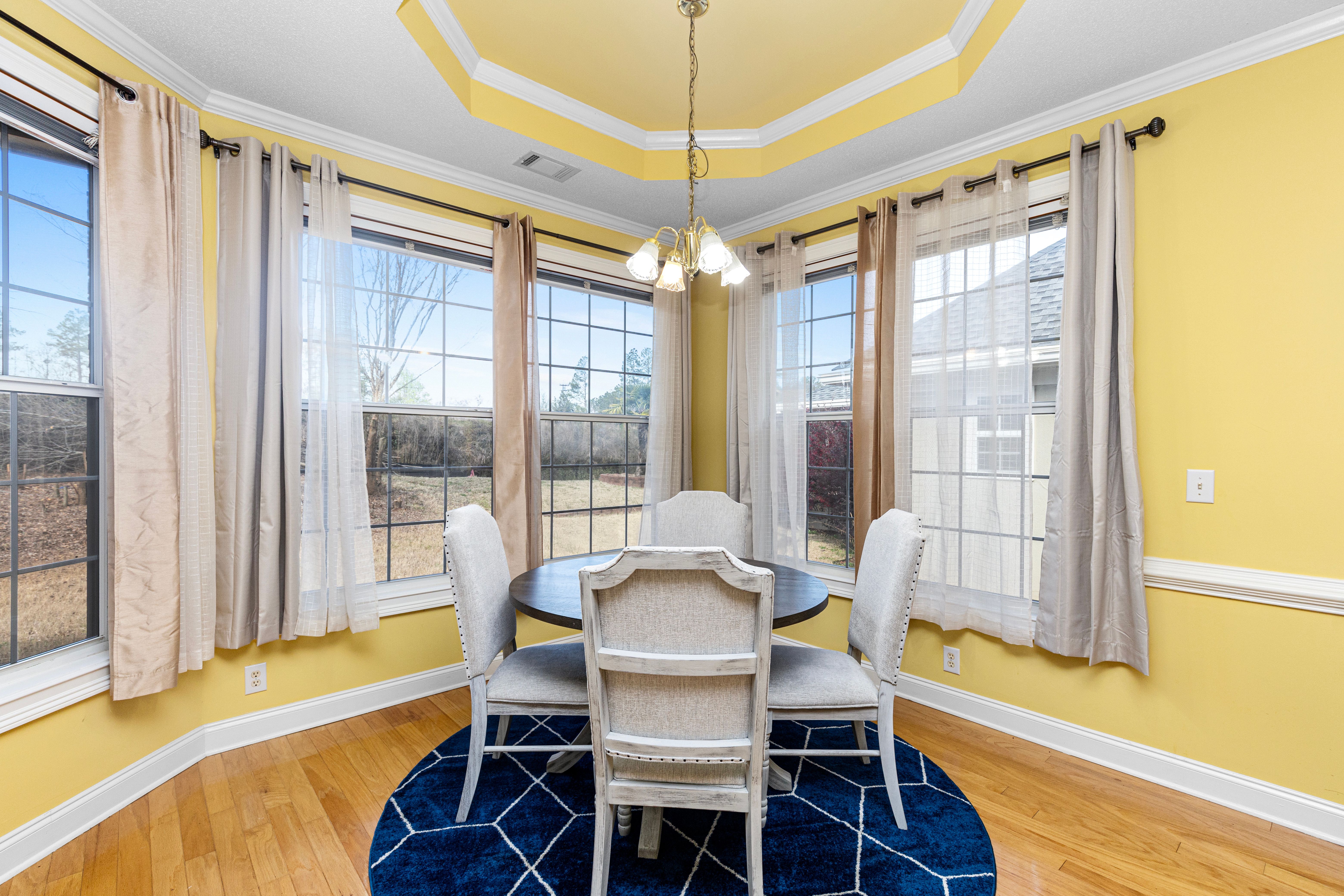Elegant Dining Room with Natural Light and Elegant Design · Free Stock ...