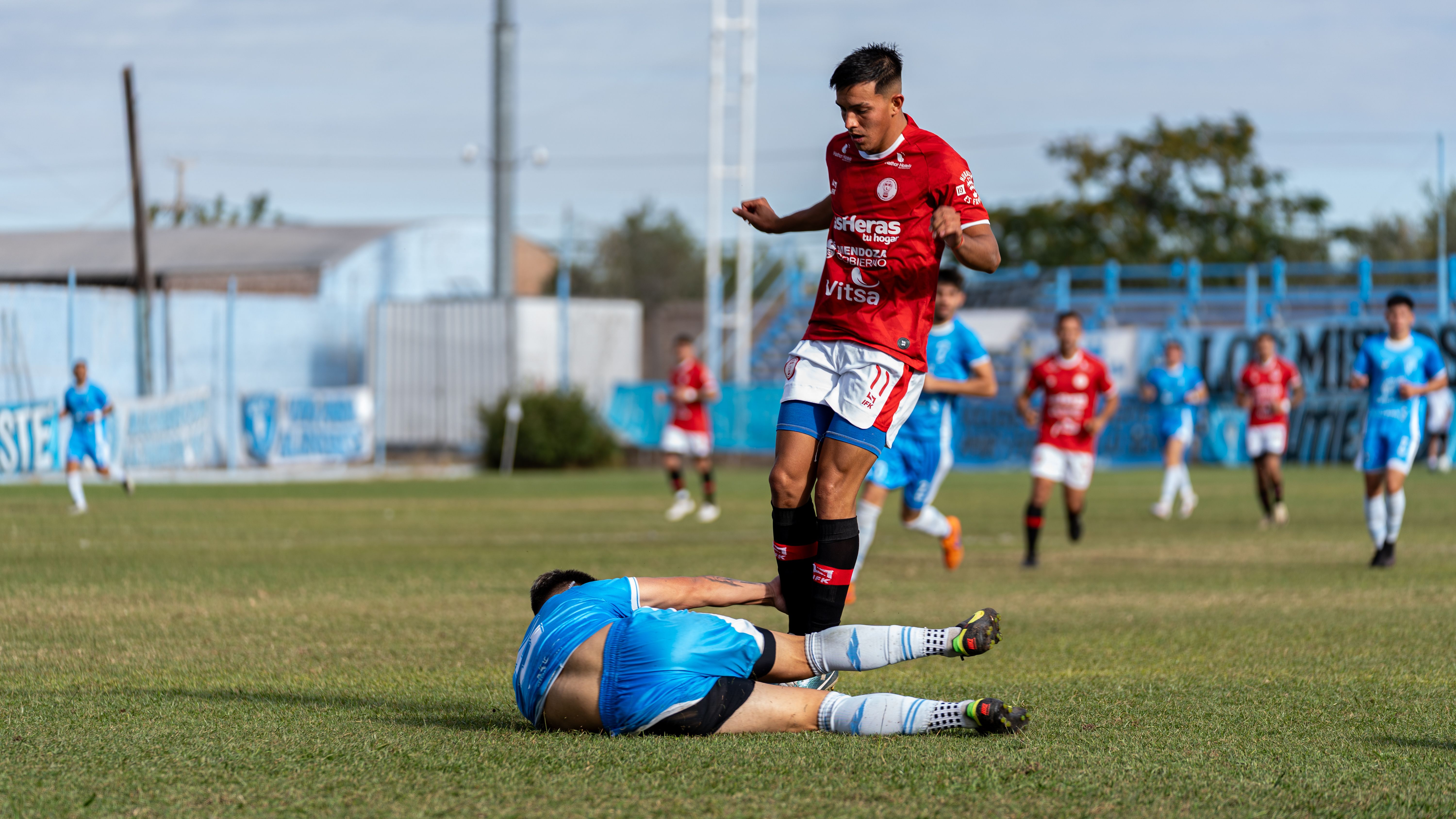 17岁门将逆天救主！U19囩足1一O拿下哥伦比亚，土伦杯悬念拉满！｜IM电竞（封面配图）