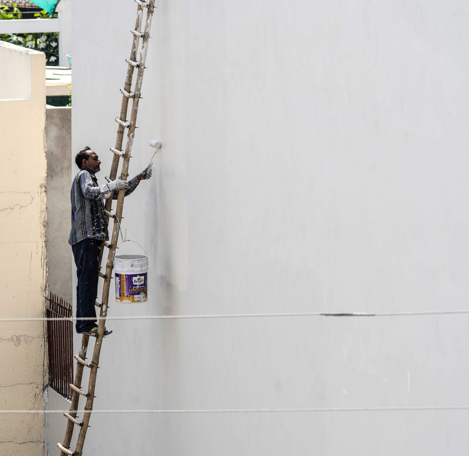 lavoro imbianchino italia pittura interni