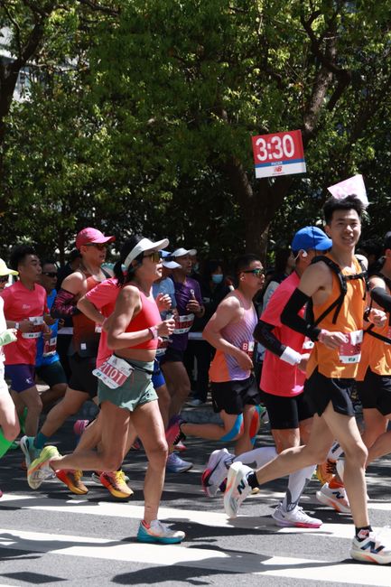 当“紧急出行”遇上“快速护照”:一次时间与信任的考验 1
紧急出行背后的时间赛跑与护照加急体验