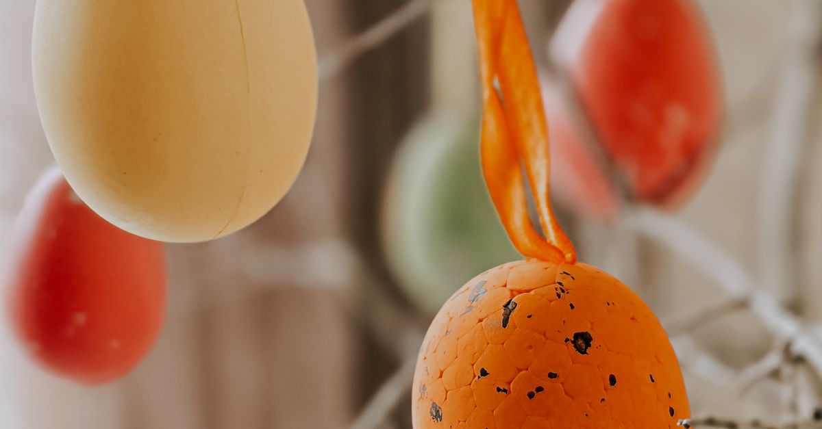 Plastic eieren om op te hangen – Paasei-decoratie Plastic eieren om op te hangen – Paasei-decoratie