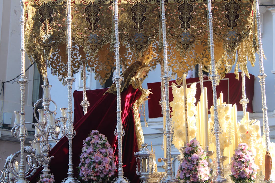 primer plano de Nuestra Señora María Santísima del Amparo