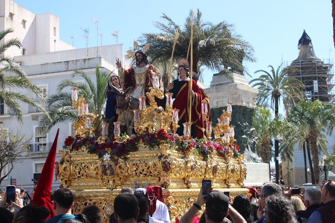 la Borriquita por la plaza de San Juan de Dios