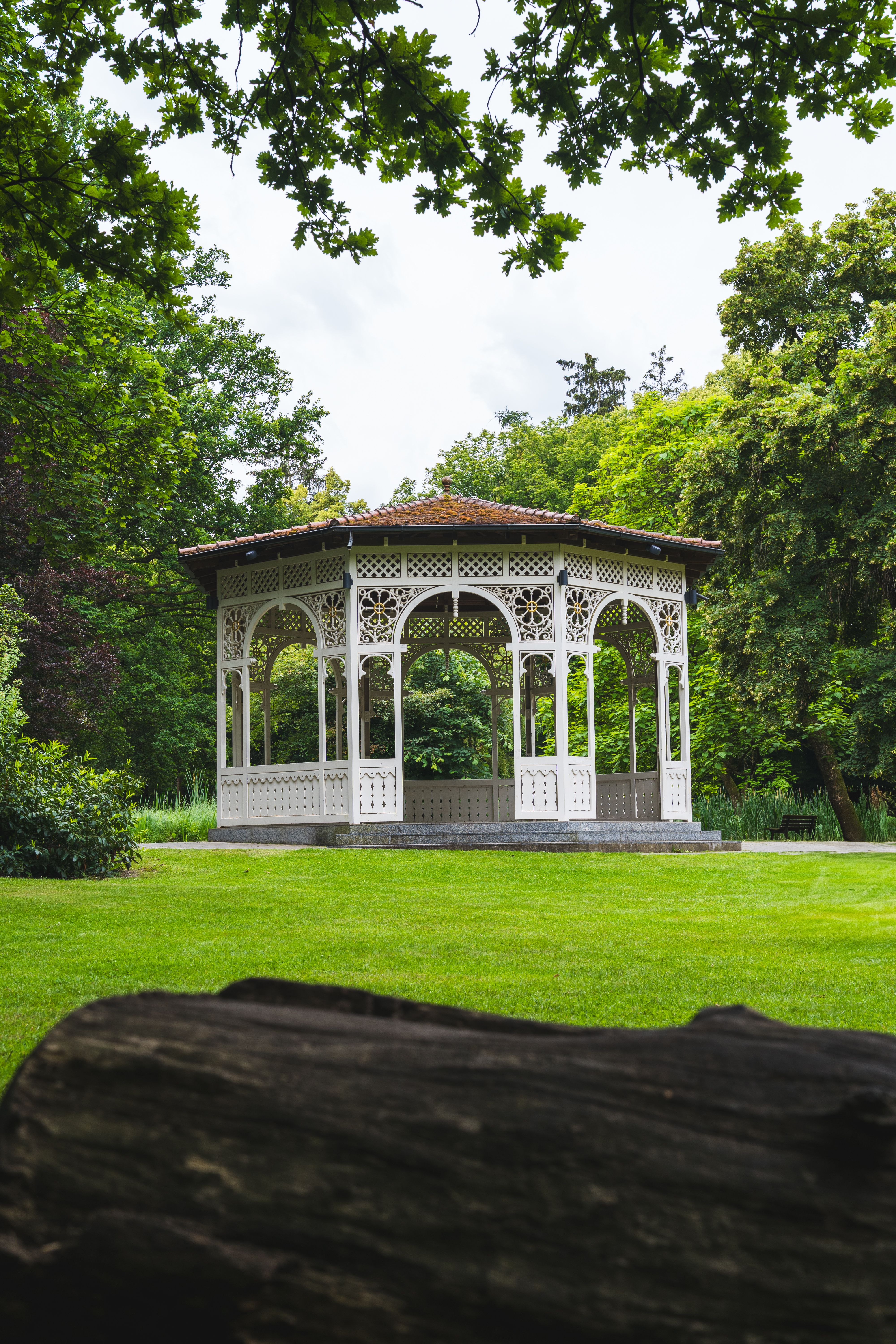 Charming Gazebo in Lush Green Park Setting · Free Stock Photo