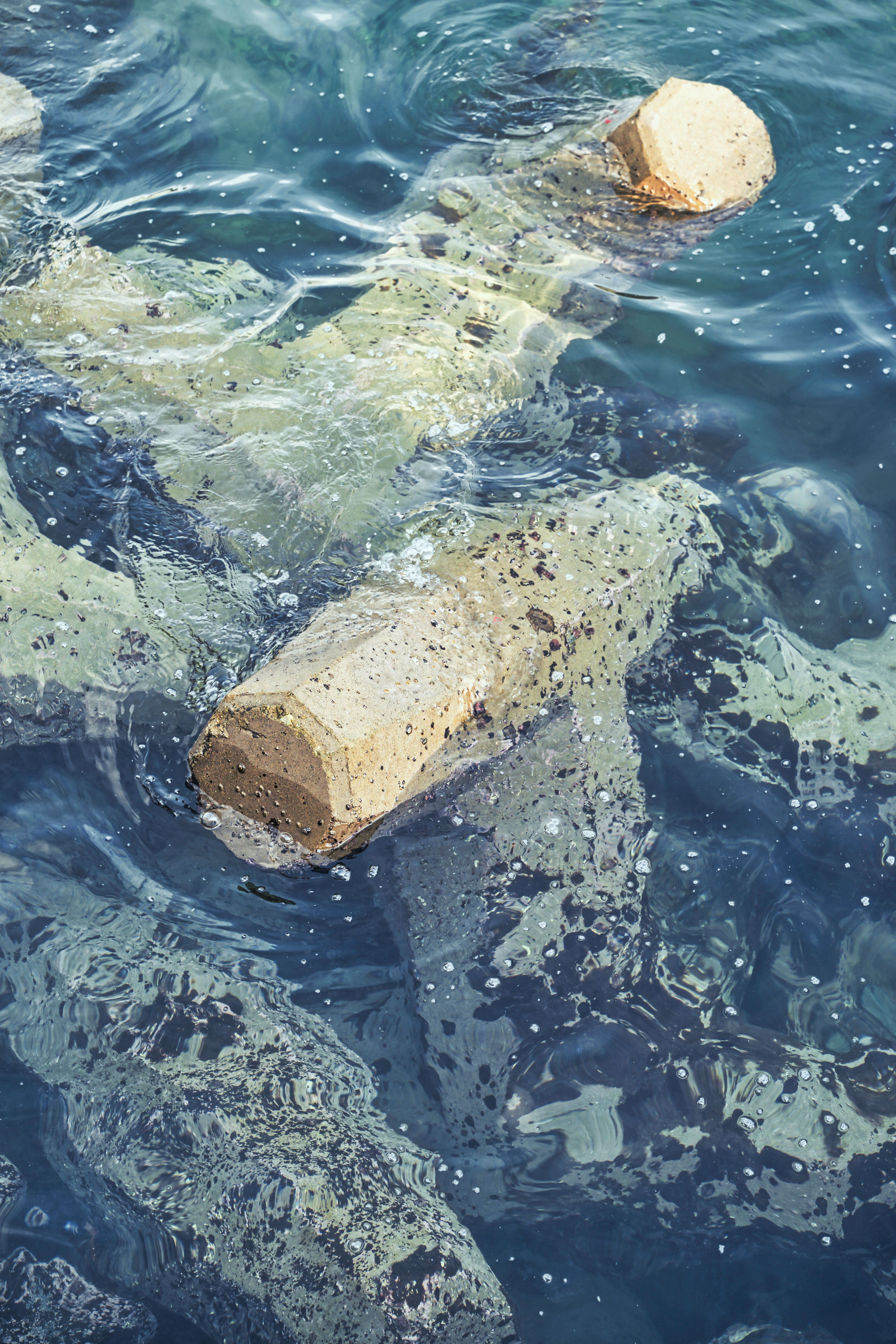 Underwater Concrete Blocks in Clear Blue Water · Free Stock Photo