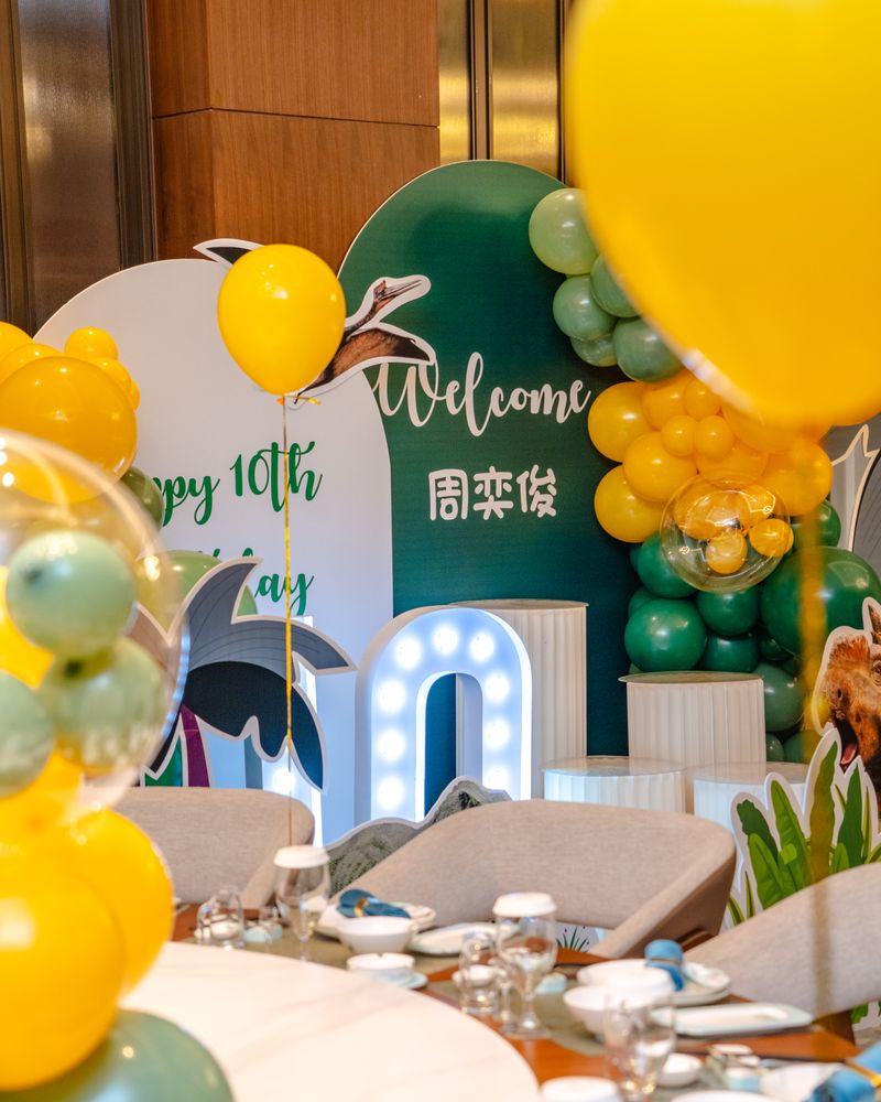 Colourful kids birthday party balloon decoration